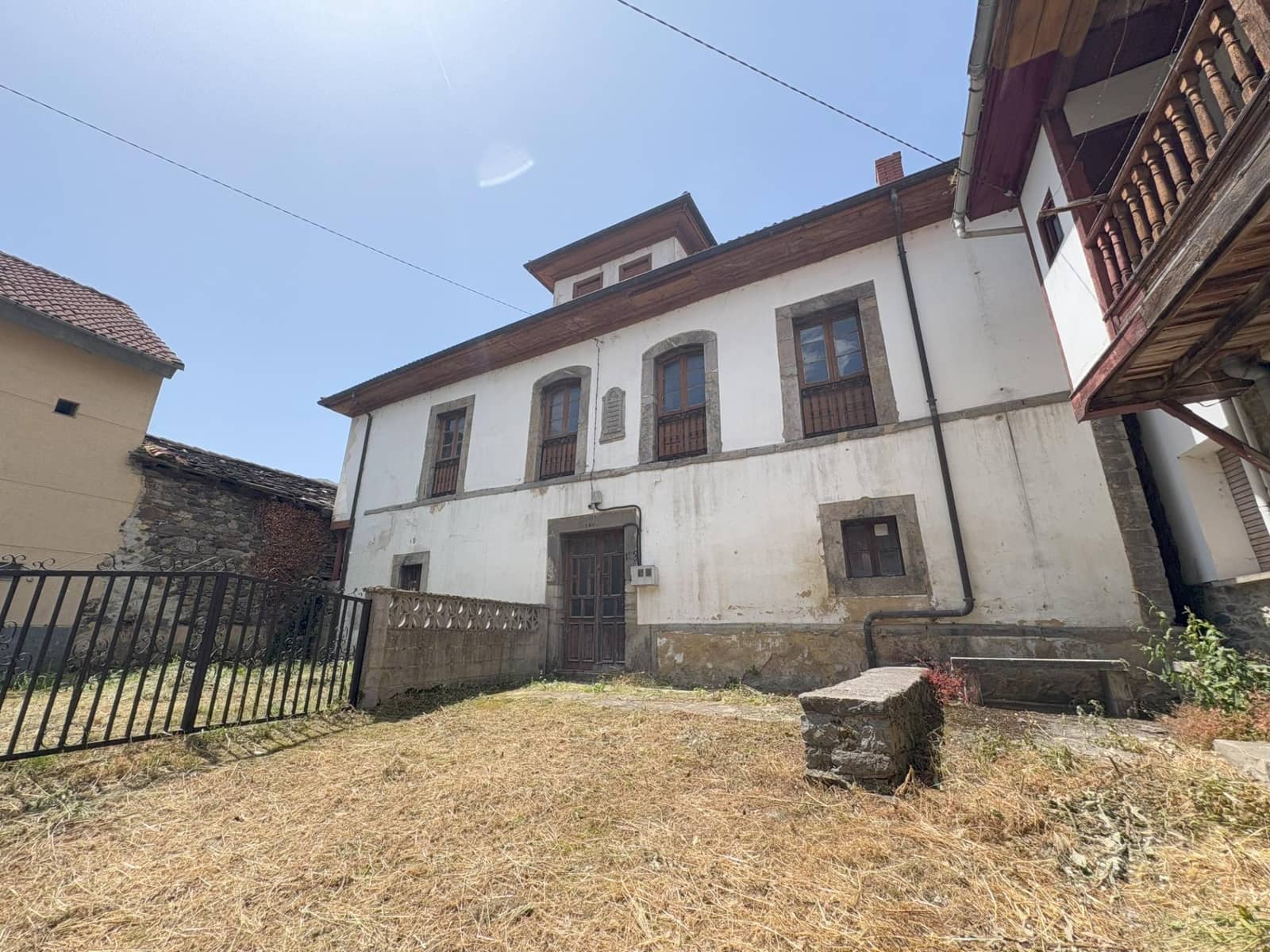 12 sovrum Villa till salu i Aller - 220 000 € (Ref: 9806835)