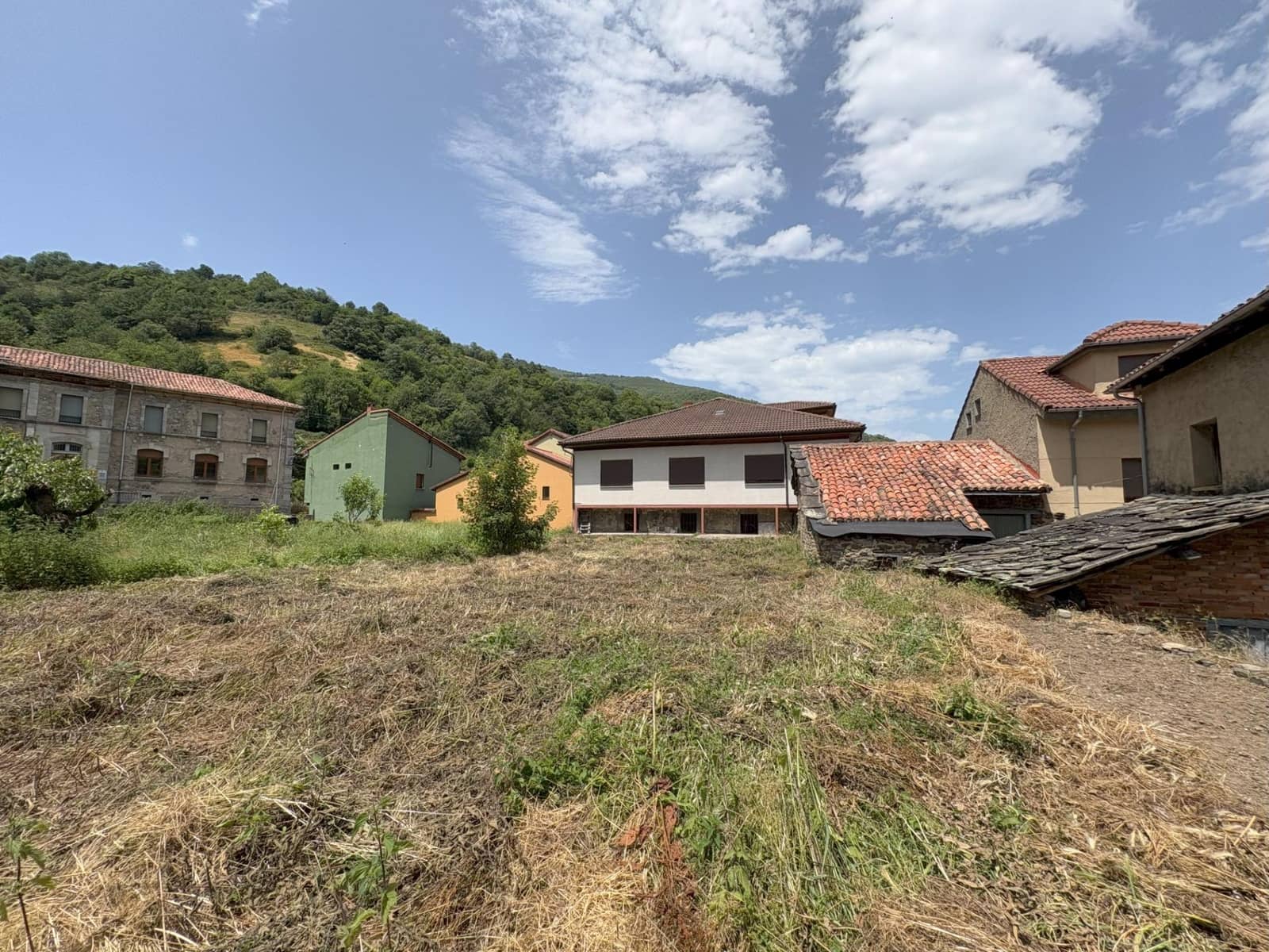 12 sovrum Villa till salu i Aller - 220 000 € (Ref: 9806835)