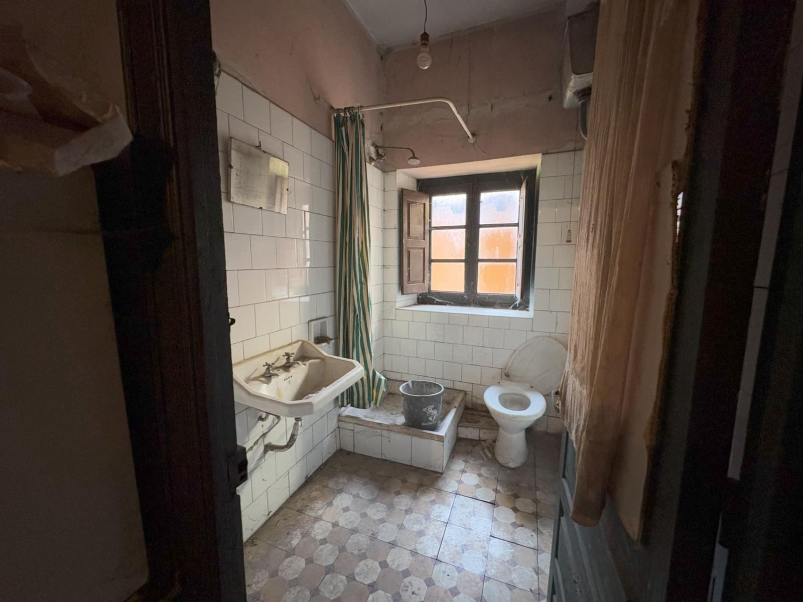 12 sovrum Villa till salu i Aller - 220 000 € (Ref: 9806835)