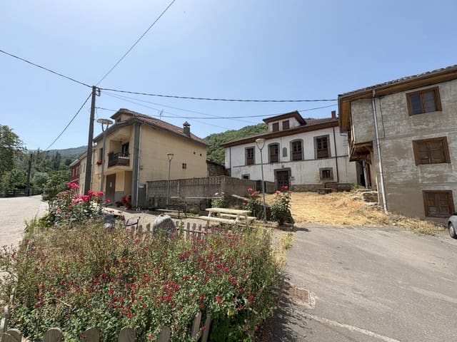 12 bedroom Villa for sale in Aller - € 220,000 (Ref: 9806835)