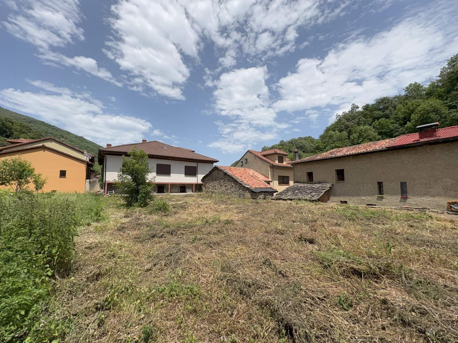 12 sypialnia Willa na sprzedaż w Aller - 220 000 € (Ref: 9806835)