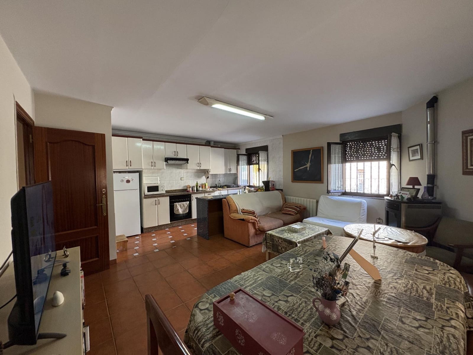 6 bedroom Townhouse for sale in Aller - € 200,000 (Ref: 9806836)