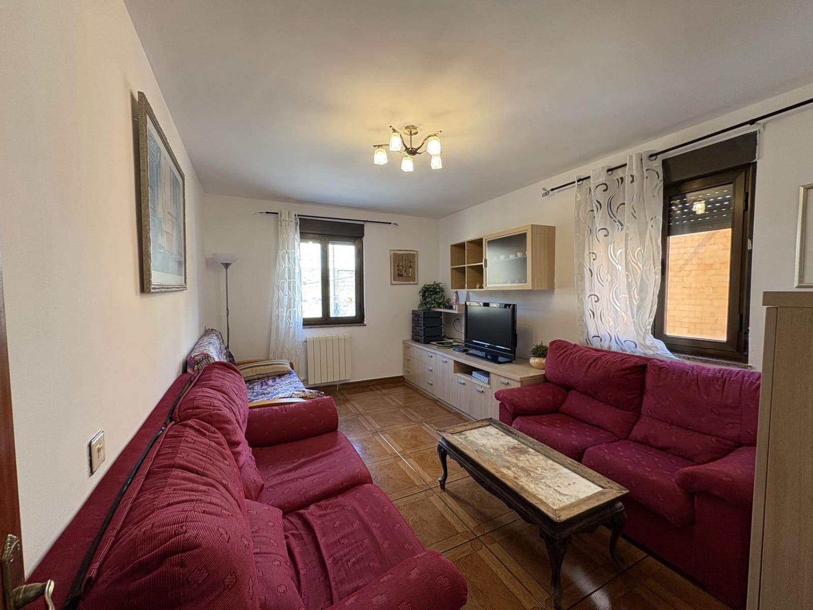 6 bedroom Townhouse for sale in Aller - € 200,000 (Ref: 9806836)