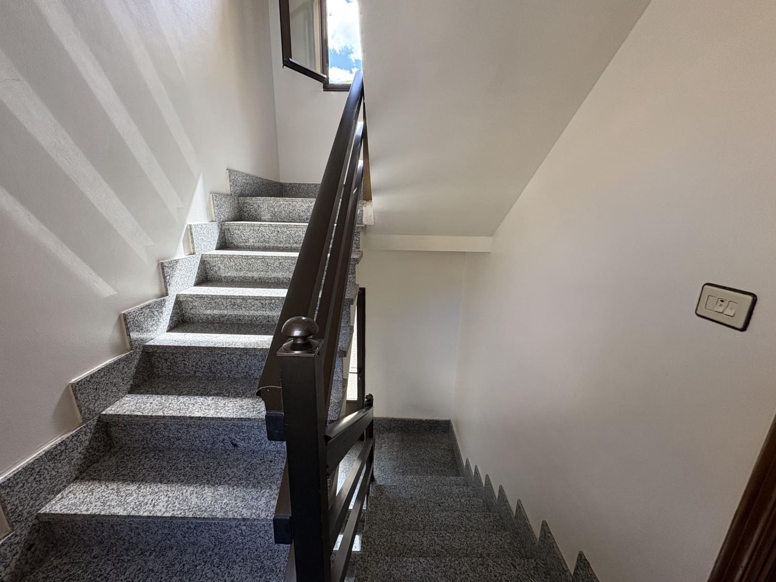 6 bedroom Townhouse for sale in Aller - € 200,000 (Ref: 9806836)
