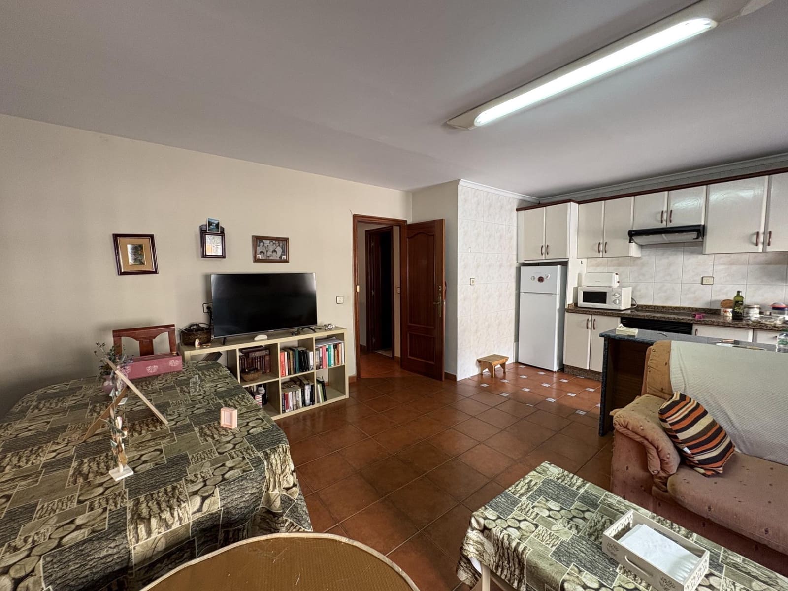 6 bedroom Townhouse for sale in Aller - € 200,000 (Ref: 9806836)