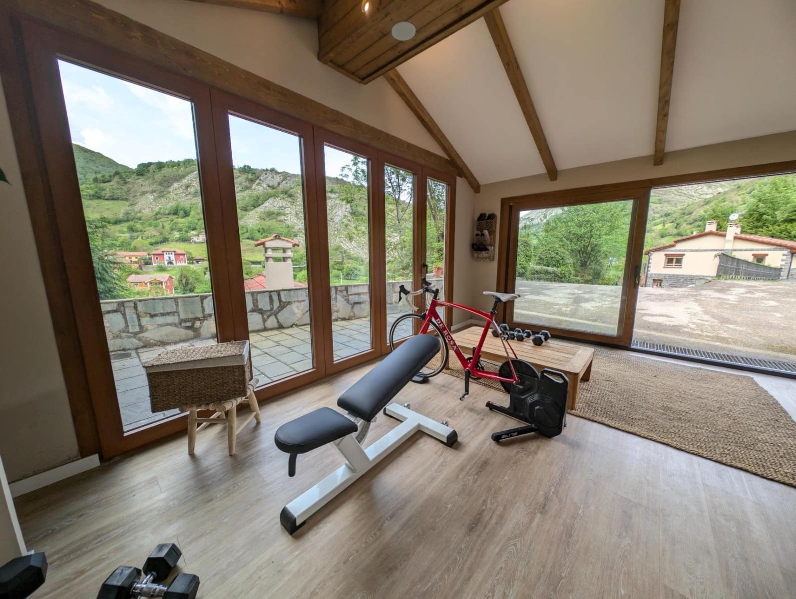 Hotel for sale in Foz - € 900,000 (Ref: 9806838)