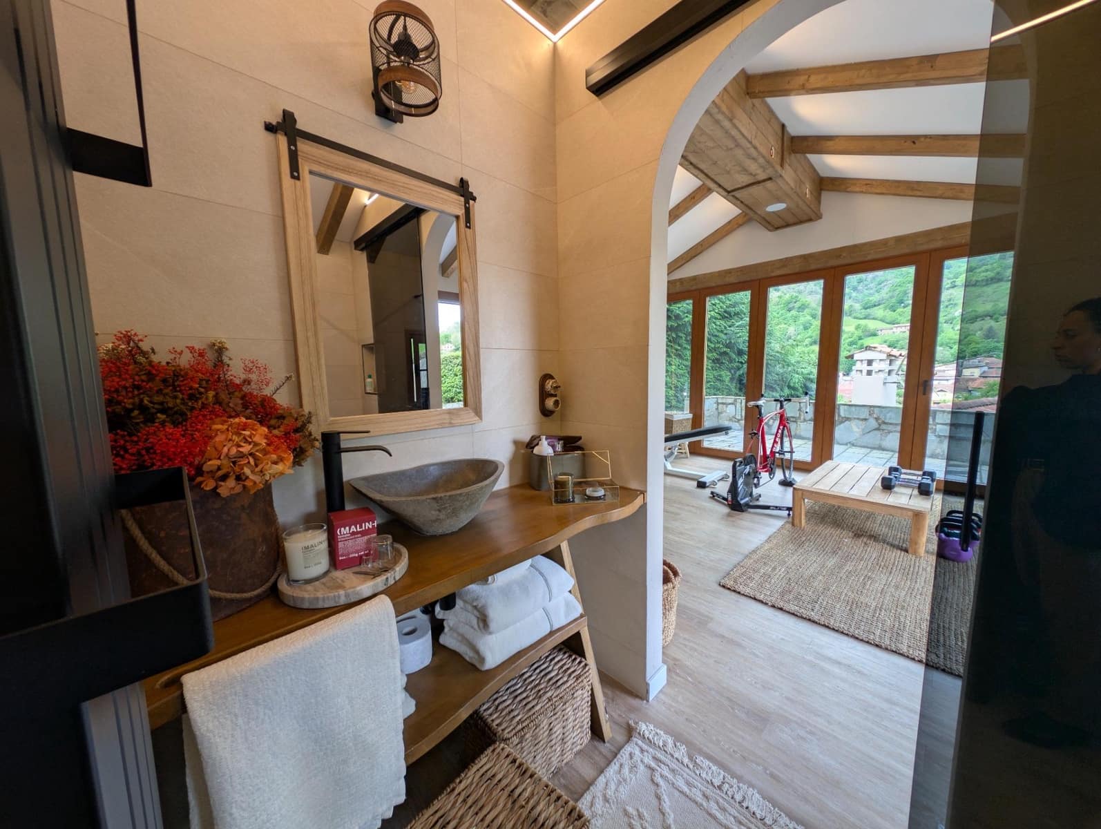 Hotel for sale in Foz - € 900,000 (Ref: 9806838)