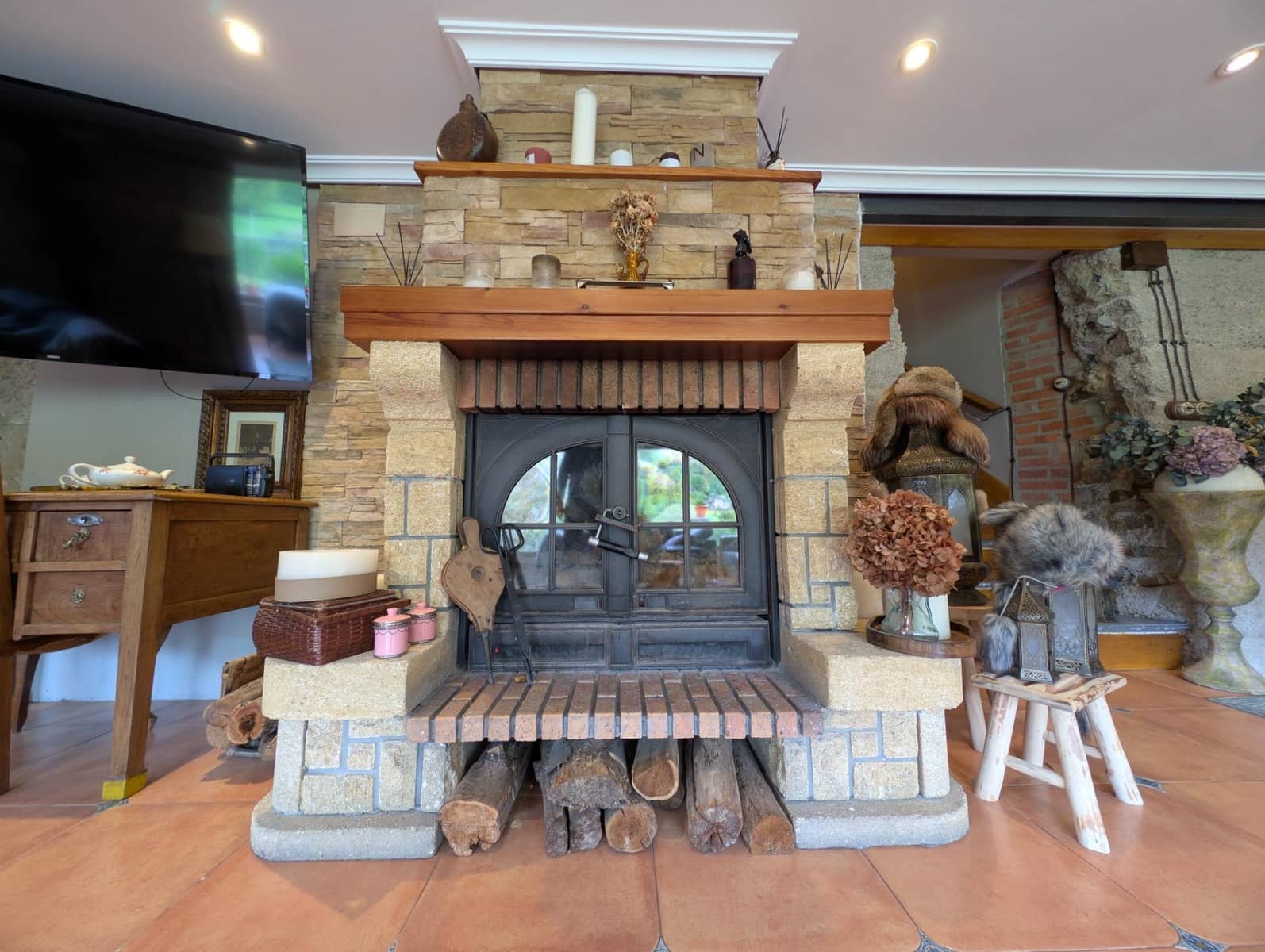 Hotel for sale in Foz - € 900,000 (Ref: 9806838)