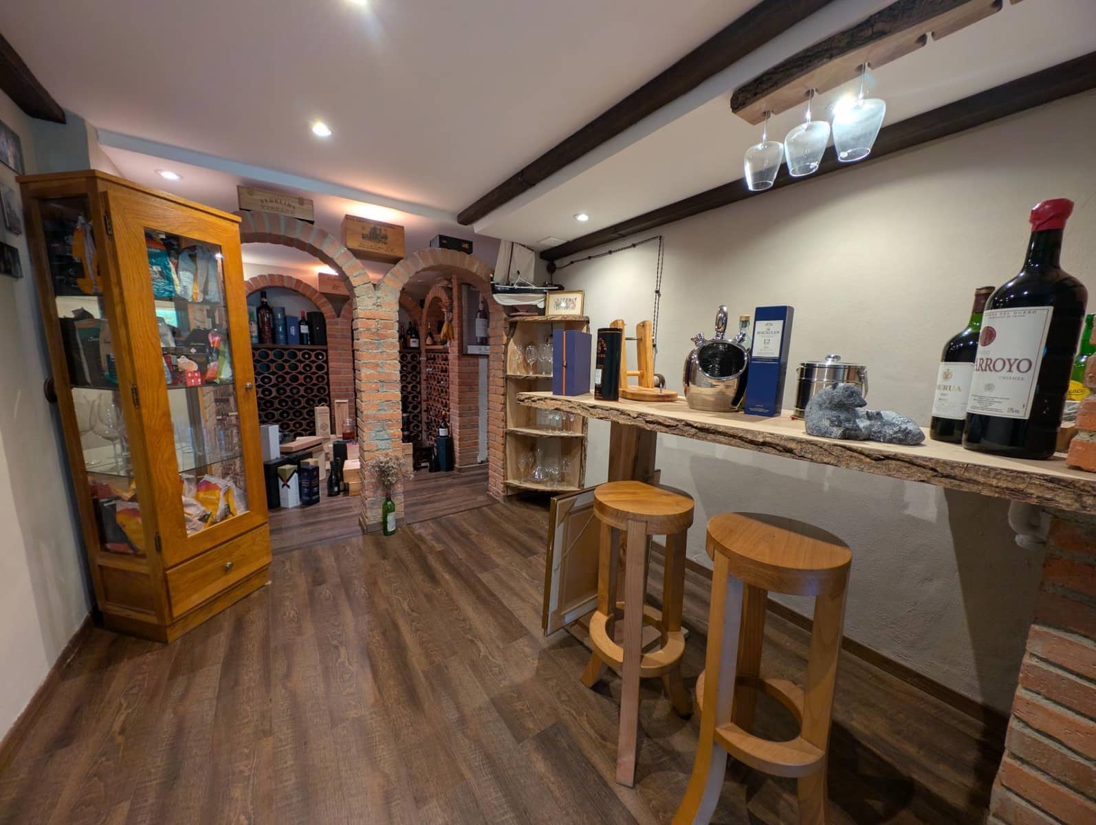 Hotel for sale in Foz - € 900,000 (Ref: 9806838)