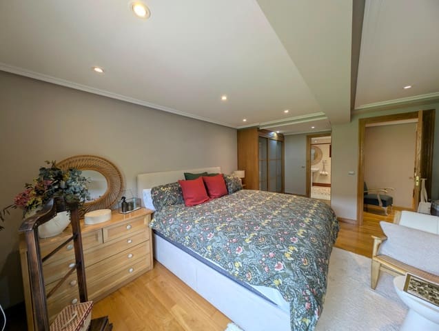 Hotell til salgs i Foz - € 900 000 (Ref: 9806838)