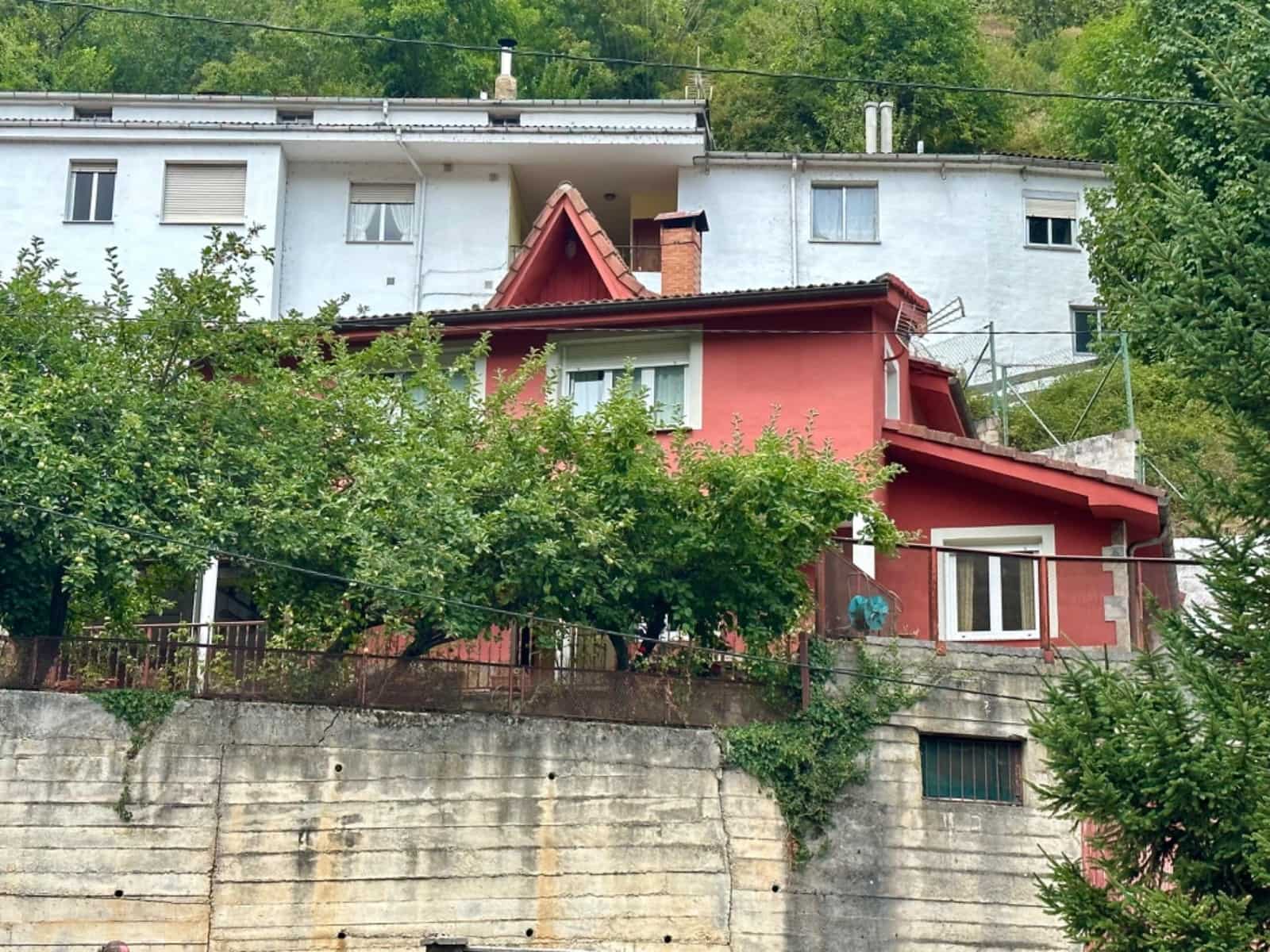 5 sovrum Villa till salu i Aller med garage - 180 000 € (Ref: 9806840)