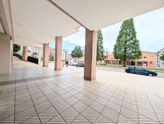 Local Commercial à vendre à Centro Urbano, Oviedo - 199 000 € (Ref: 9813860)
