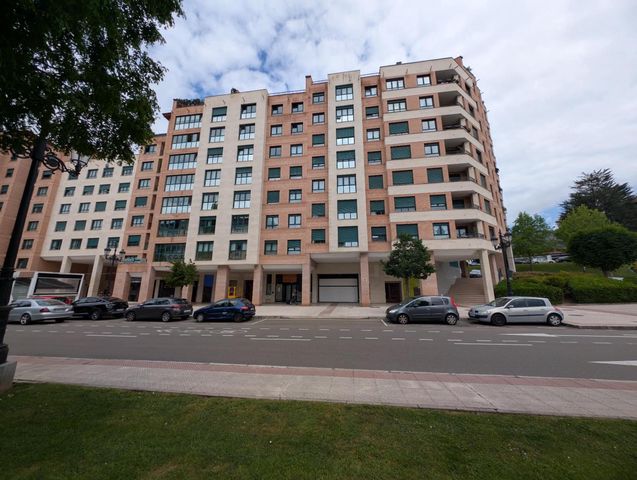 Gewerbe zu verkaufen in Centro Urbano, Oviedo - 199.000 € (Ref: 9813860)