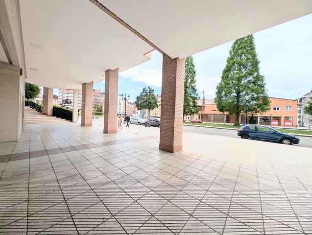Gewerbe zu verkaufen in Centro Urbano, Oviedo - 199.000 € (Ref: 9813860)