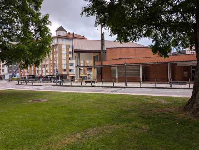 Gewerbe zu verkaufen in Centro Urbano, Oviedo - 199.000 € (Ref: 9813860)