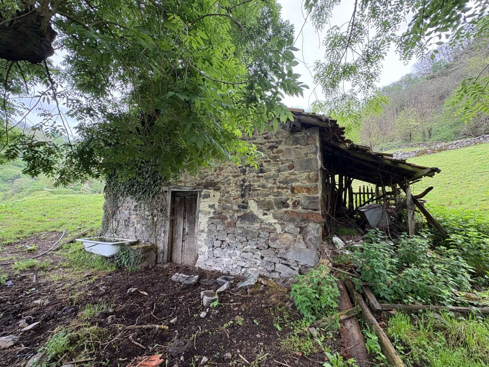 1 bedroom Finca/Country House for sale in Aller - € 30,000 (Ref: 9833899)