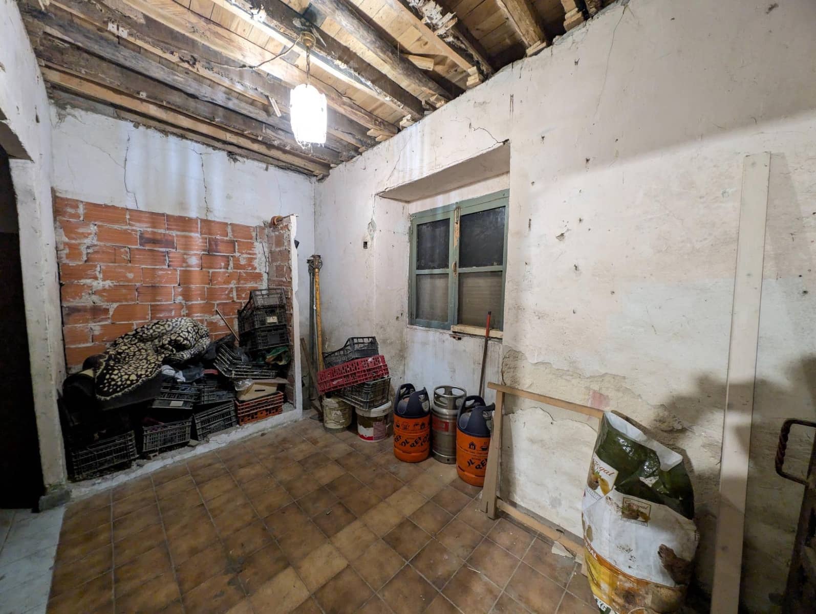 4 bedroom Villa for sale in Oviedo - € 65,000 (Ref: 9836560)