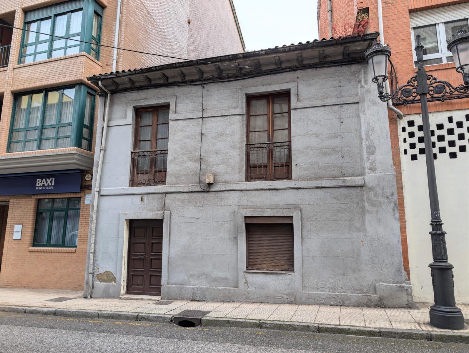 4 bedroom Villa for sale in Oviedo - € 65,000 (Ref: 9836560)