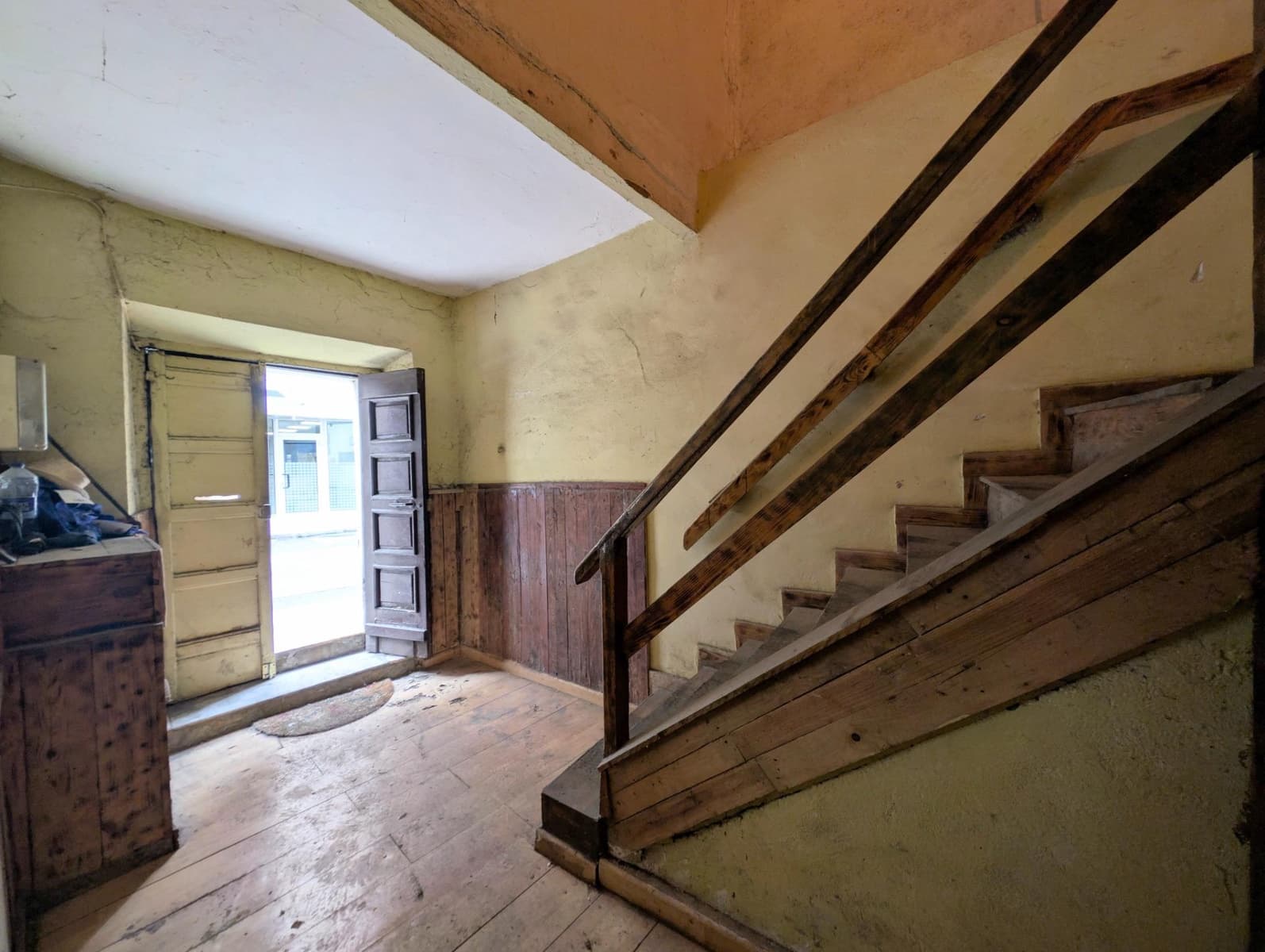 4 bedroom Villa for sale in Oviedo - € 65,000 (Ref: 9836560)