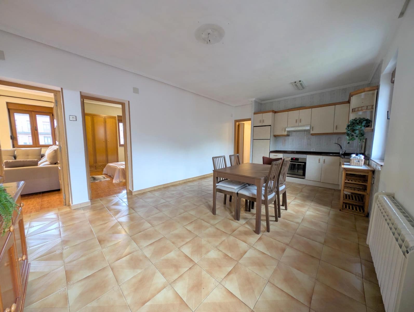 Piso de 3 habitaciones en San Martín del Rey Aurelio en venta - 74.000 € (Ref: 9839513)