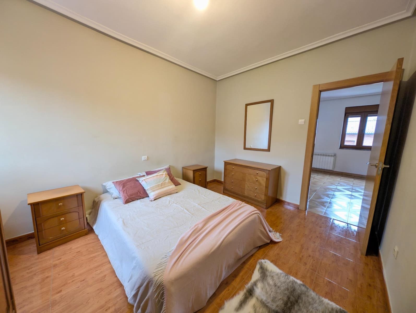 Piso de 3 habitaciones en San Martín del Rey Aurelio en venta - 74.000 € (Ref: 9839513)