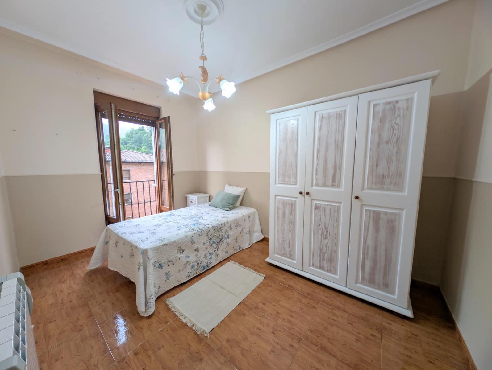 Piso de 3 habitaciones en San Martín del Rey Aurelio en venta - 74.000 € (Ref: 9839513)