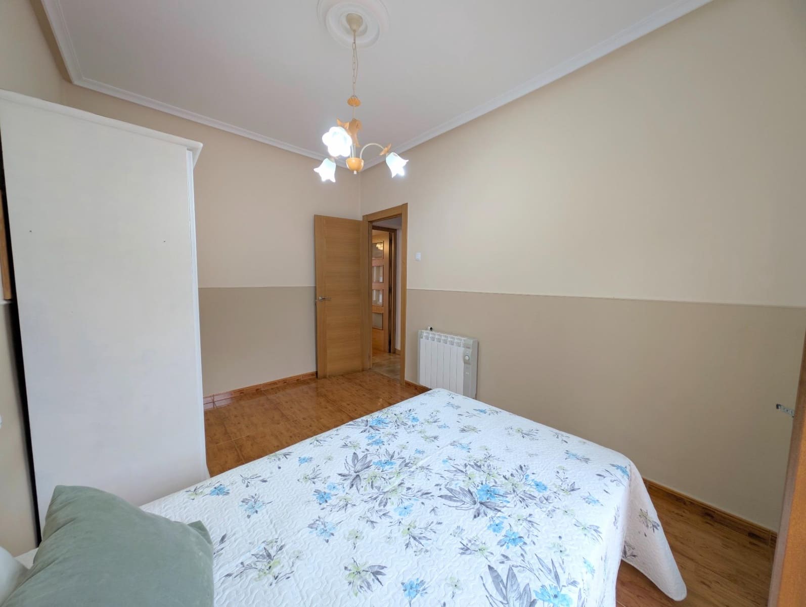 Piso de 3 habitaciones en San Martín del Rey Aurelio en venta - 74.000 € (Ref: 9839513)