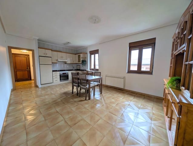 Piso de 3 habitaciones en San Martín del Rey Aurelio en venta - 74.000 € (Ref: 9839513)