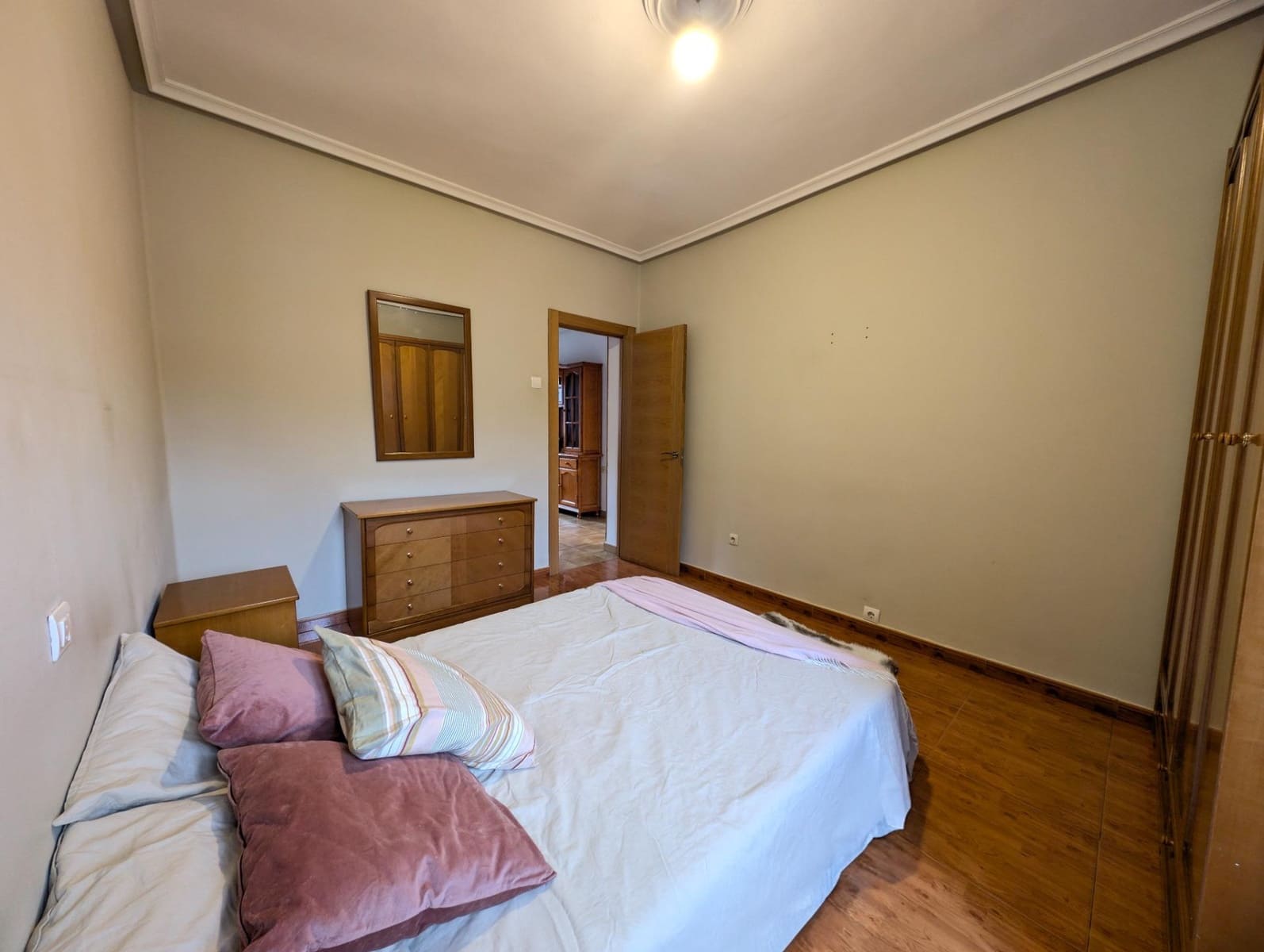 Piso de 3 habitaciones en San Martín del Rey Aurelio en venta - 74.000 € (Ref: 9839513)