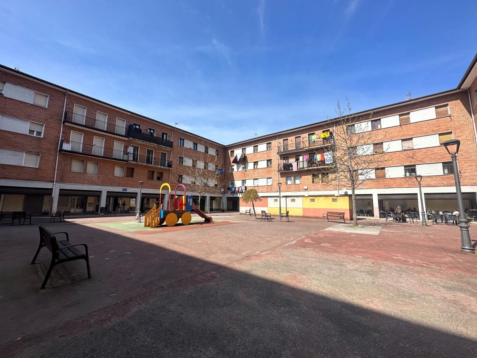 Piso de 3 habitaciones en San Martín del Rey Aurelio en venta - 74.000 € (Ref: 9839513)