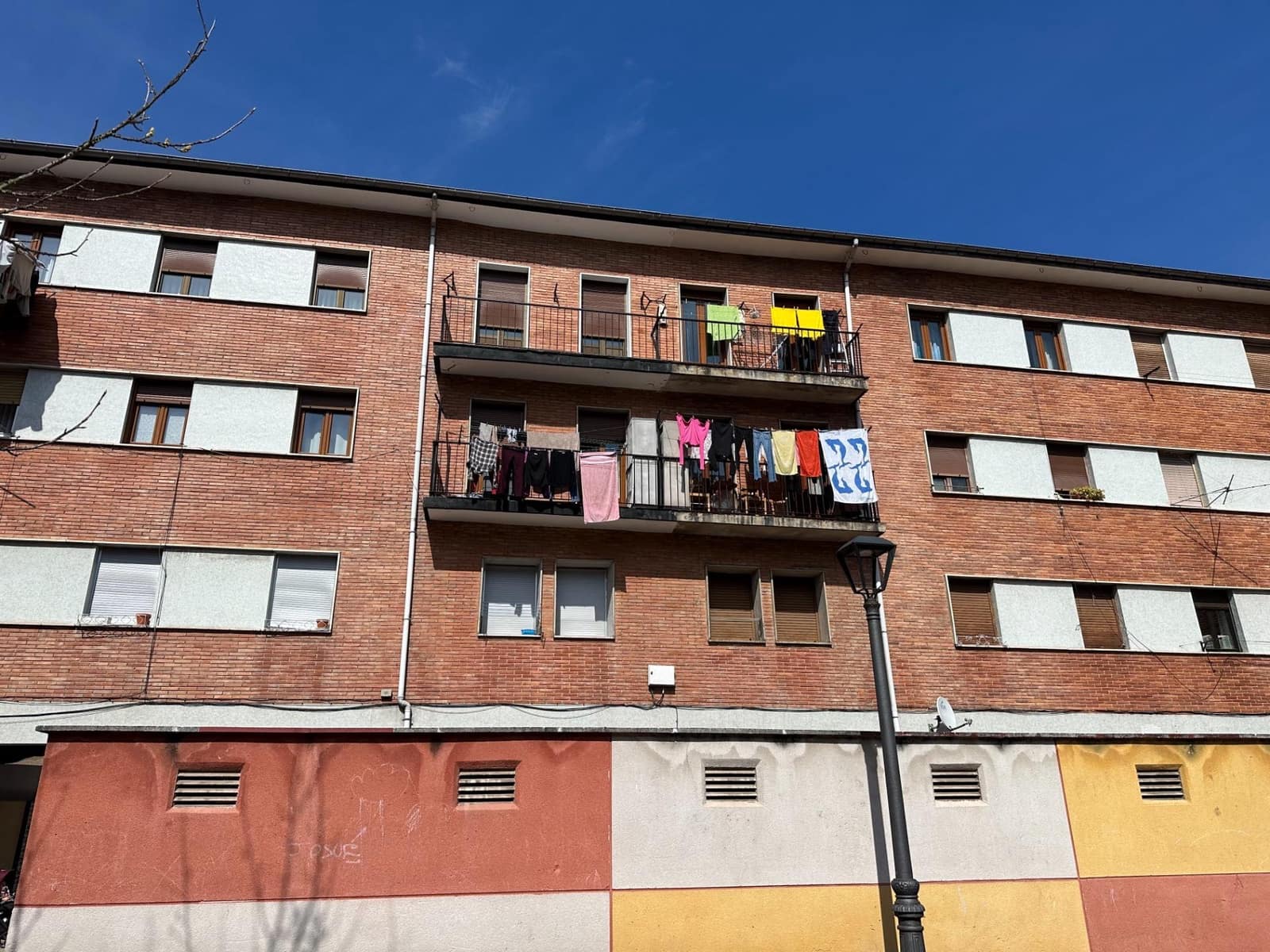 Piso de 3 habitaciones en San Martín del Rey Aurelio en venta - 74.000 € (Ref: 9839513)