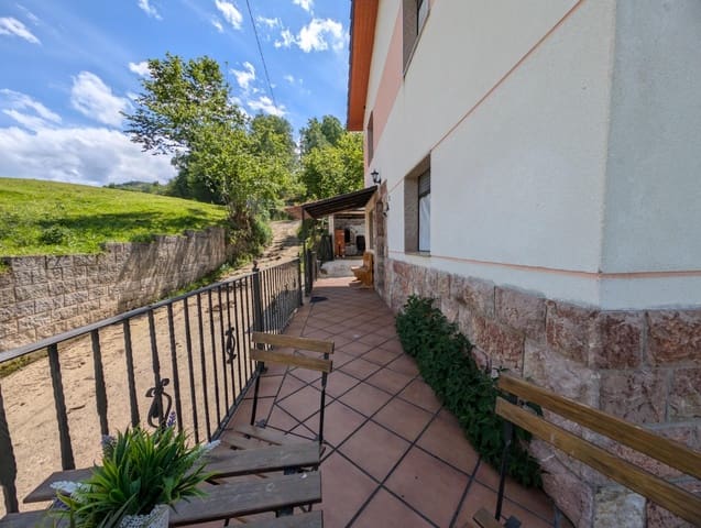 3 bedroom Villa for sale in Laviana with garage - € 159,000 (Ref: 9855673)