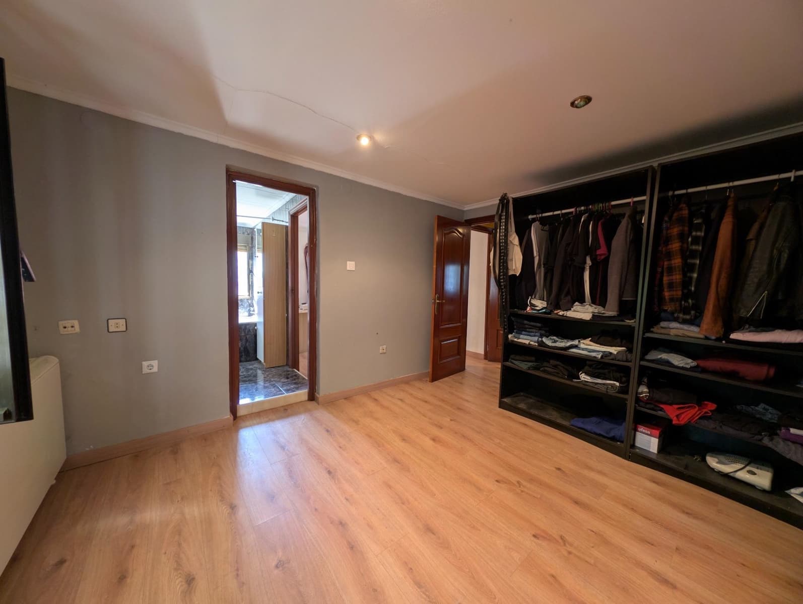 3 bedroom Villa for sale in Mieres with garage - € 120,000 (Ref: 9868807)