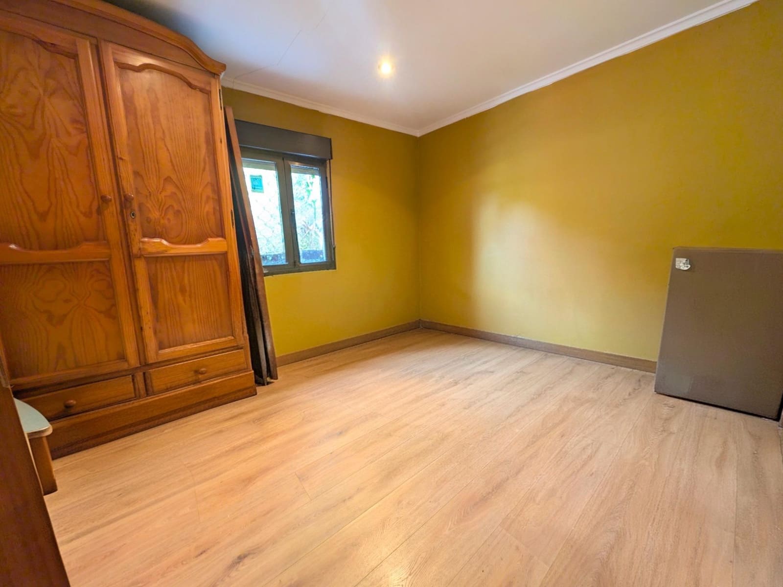3 bedroom Villa for sale in Mieres with garage - € 120,000 (Ref: 9868807)