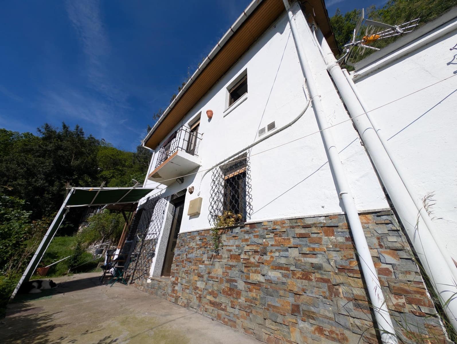 3 bedroom Villa for sale in Mieres with garage - € 120,000 (Ref: 9868807)