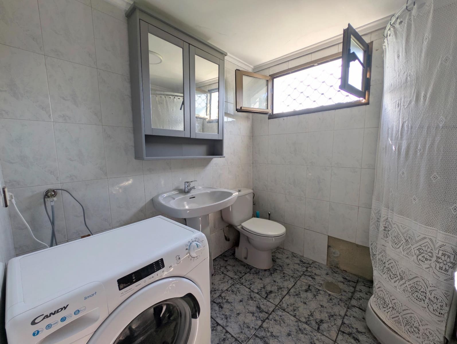 3 bedroom Villa for sale in Mieres with garage - € 120,000 (Ref: 9868807)