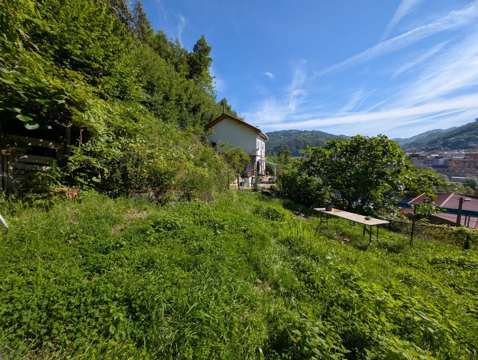 3 bedroom Villa for sale in Mieres with garage - € 120,000 (Ref: 9868807)