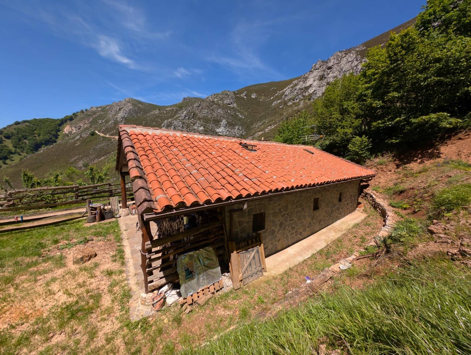 3 bedroom Villa for sale in Aller - € 86,000 (Ref: 9876616)