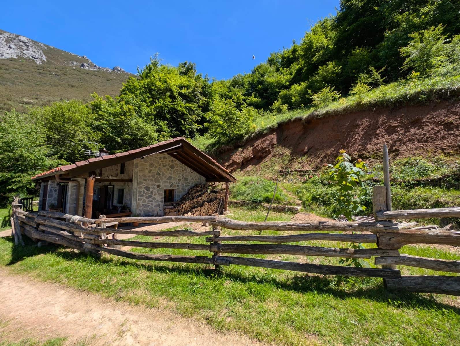 3 bedroom Villa for sale in Aller - € 86,000 (Ref: 9876616)