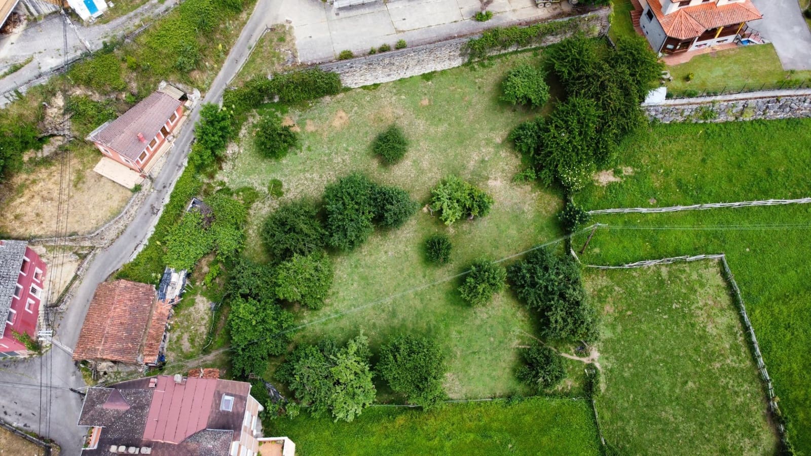 Villa for sale in Aller - € 60,000 (Ref: 9899029)