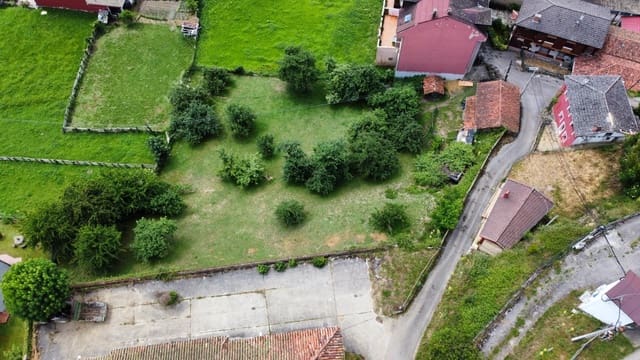 Villa for sale in Aller - € 60,000 (Ref: 9899029)