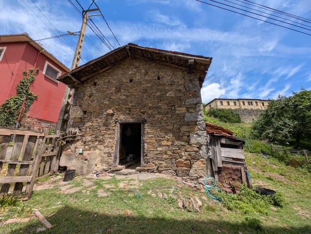 Villa for sale in Aller - € 60,000 (Ref: 9899029)