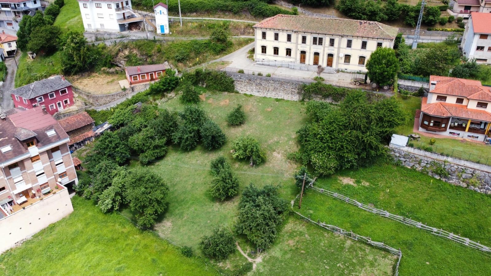 Villa for sale in Aller - € 60,000 (Ref: 9899029)