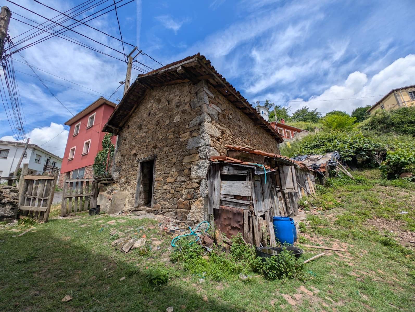 Villa for sale in Aller - € 60,000 (Ref: 9899029)