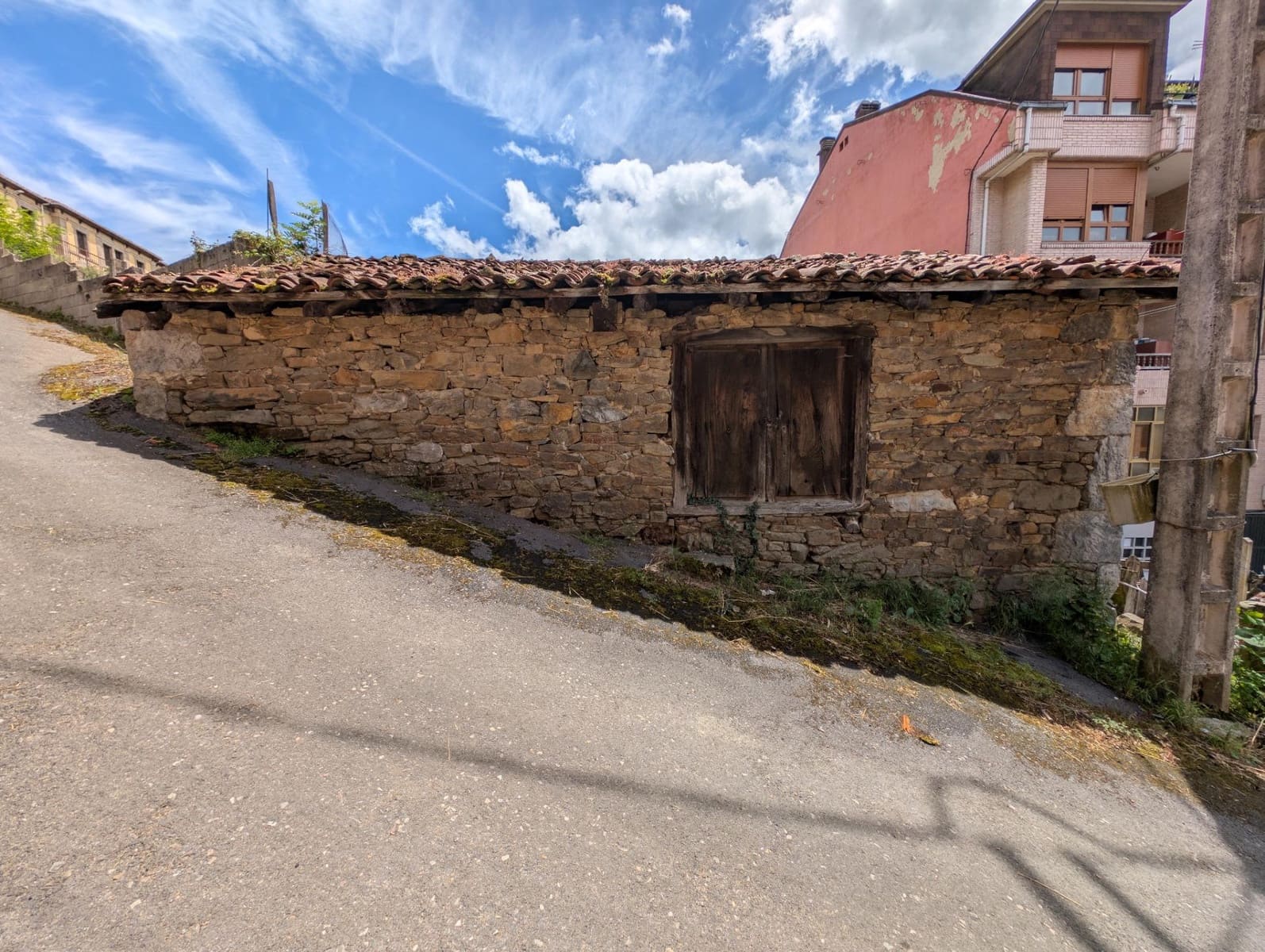 Villa for sale in Aller - € 60,000 (Ref: 9899029)