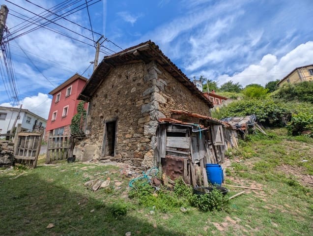 Villa for sale in Aller - € 60,000 (Ref: 9899029)