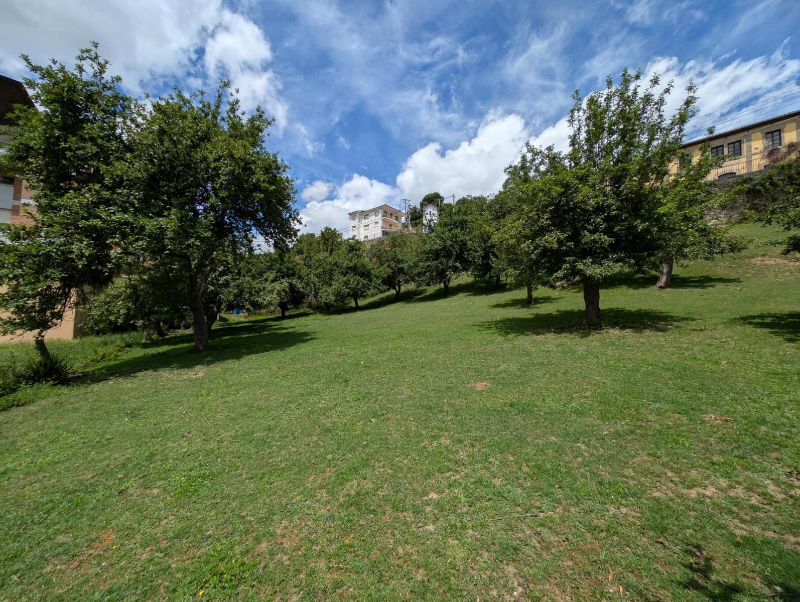 Villa for sale in Aller - € 60,000 (Ref: 9899029)