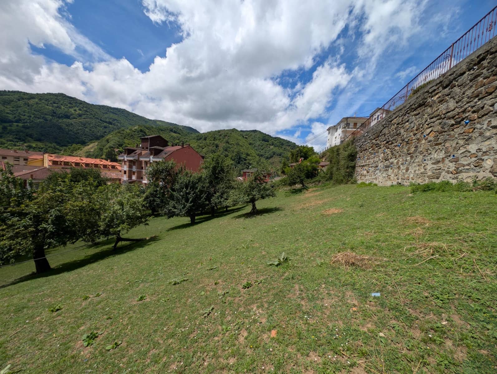 Villa for sale in Aller - € 60,000 (Ref: 9899029)