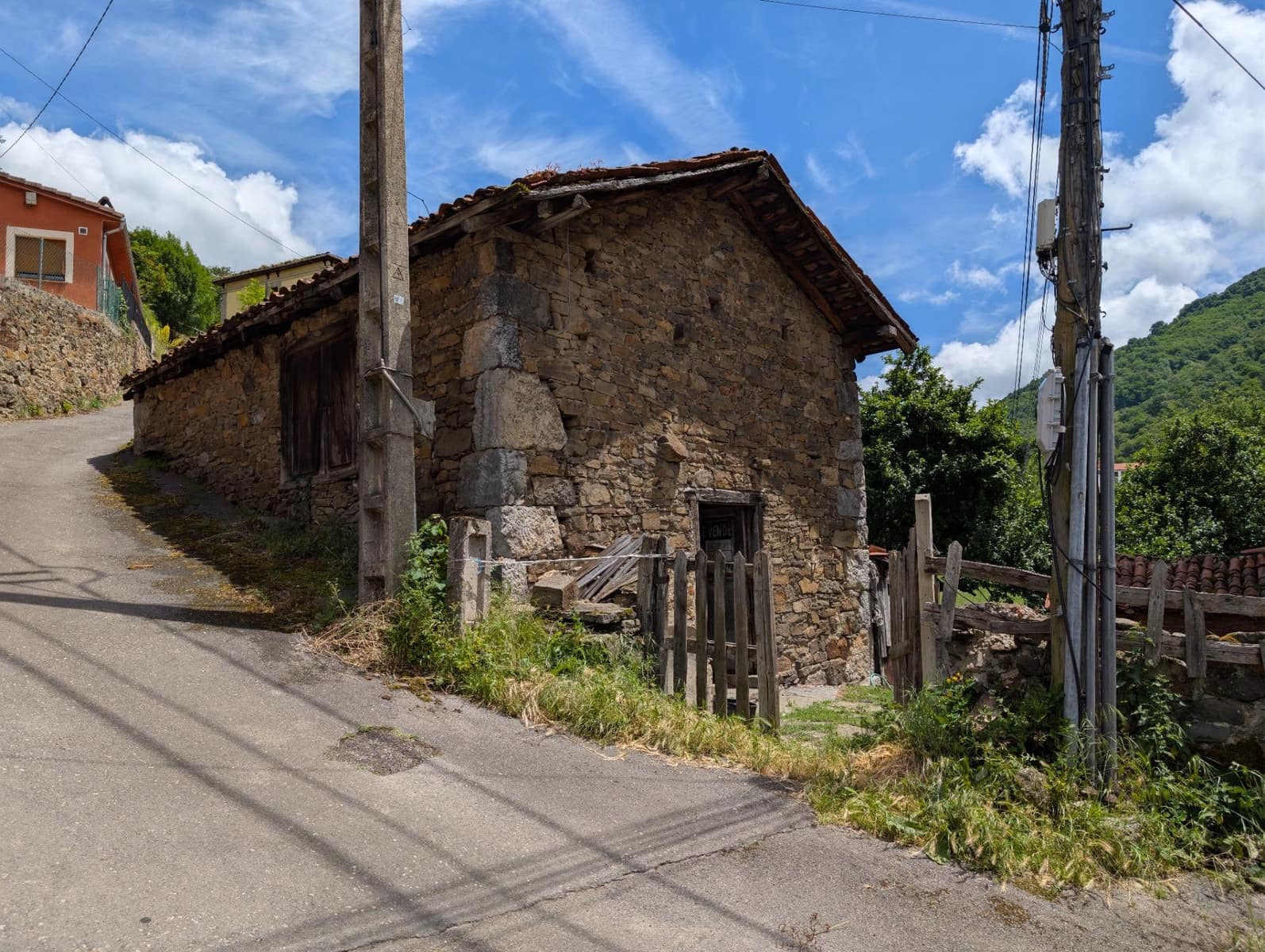 Villa for sale in Aller - € 60,000 (Ref: 9899029)