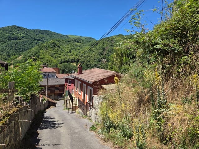 1 sovrum Villa till salu i Aller - 55 000 € (Ref: 9900231)